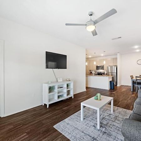 Lavish 2Br Apartment In 탬파 외부 사진