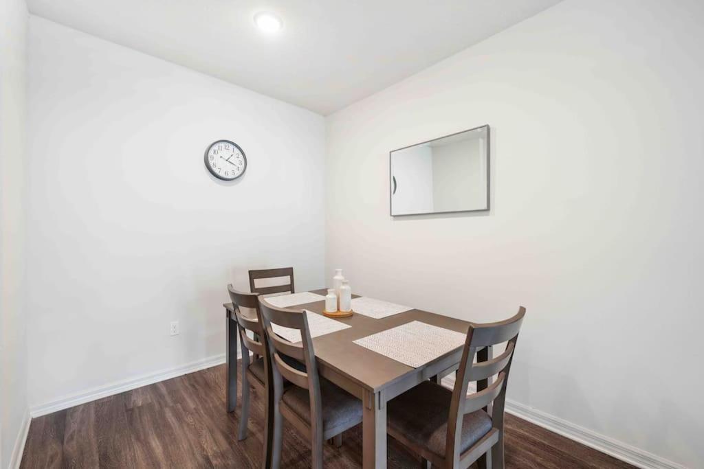Lavish 2Br Apartment In 탬파 외부 사진